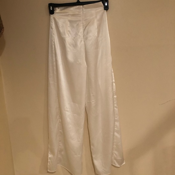 2 piece white pant and crop top set - Picture 6 of 9